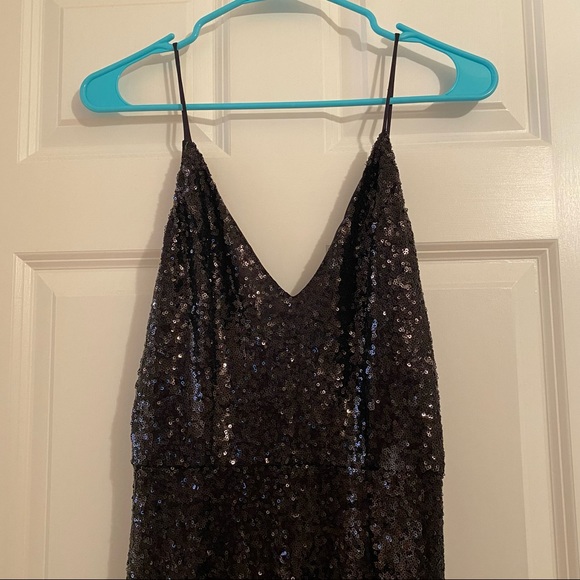 Sexy black sequin dress with deep V cut on back - Picture 2 of 4